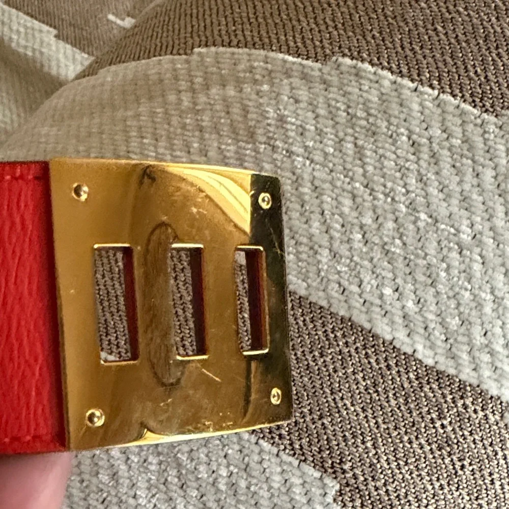 Elegant Red Leather Bracelet with Gold Buckle - Picture 5 of 5